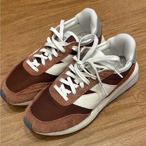 New Balance 370 Brown burgundy great condition US Women 8- Man 6.5
